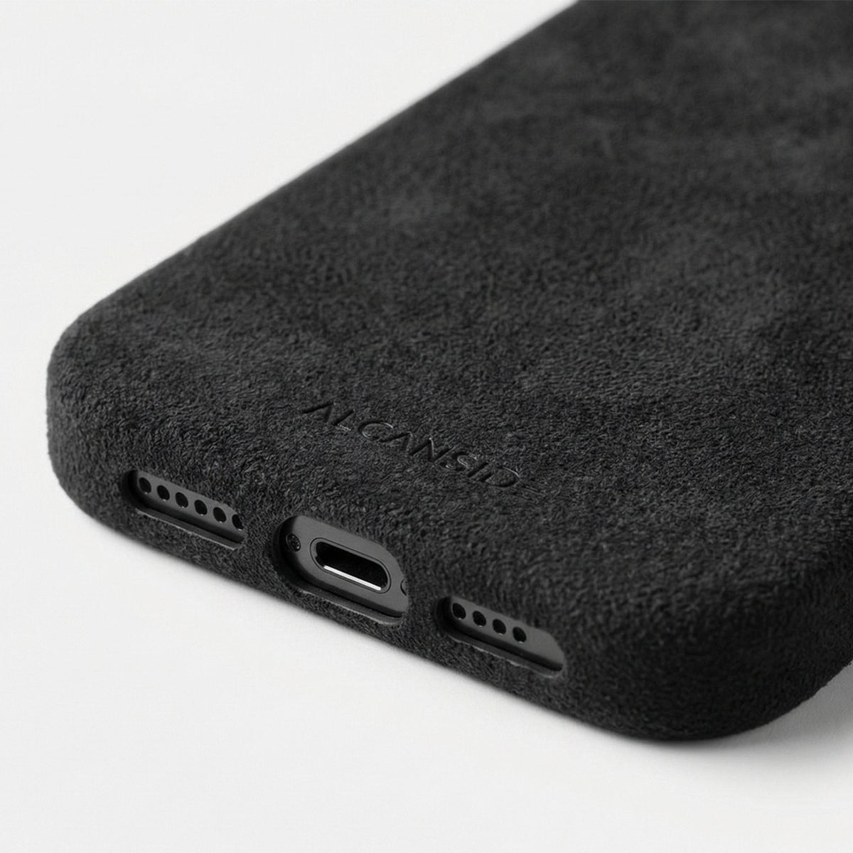 iPhone 15 - Alcantara Case - Deep Black