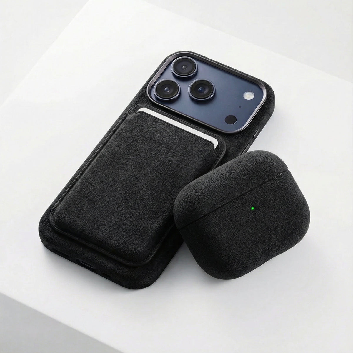 Alcantara MagSafe Wallet - Deep Black