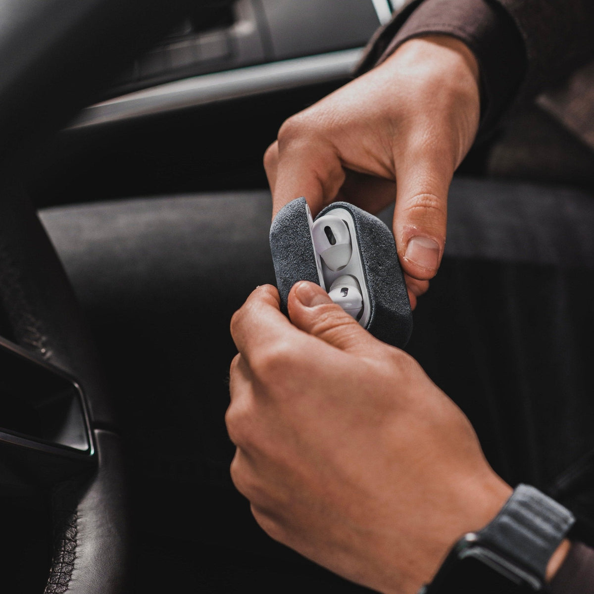 AirPods 1/2 Gen Alcantara Case - Space Grey