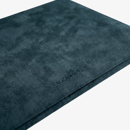 Alcantara MacBook Pro & Pro Max Cover - For 16 inch (2021-2024) - Navy Blue