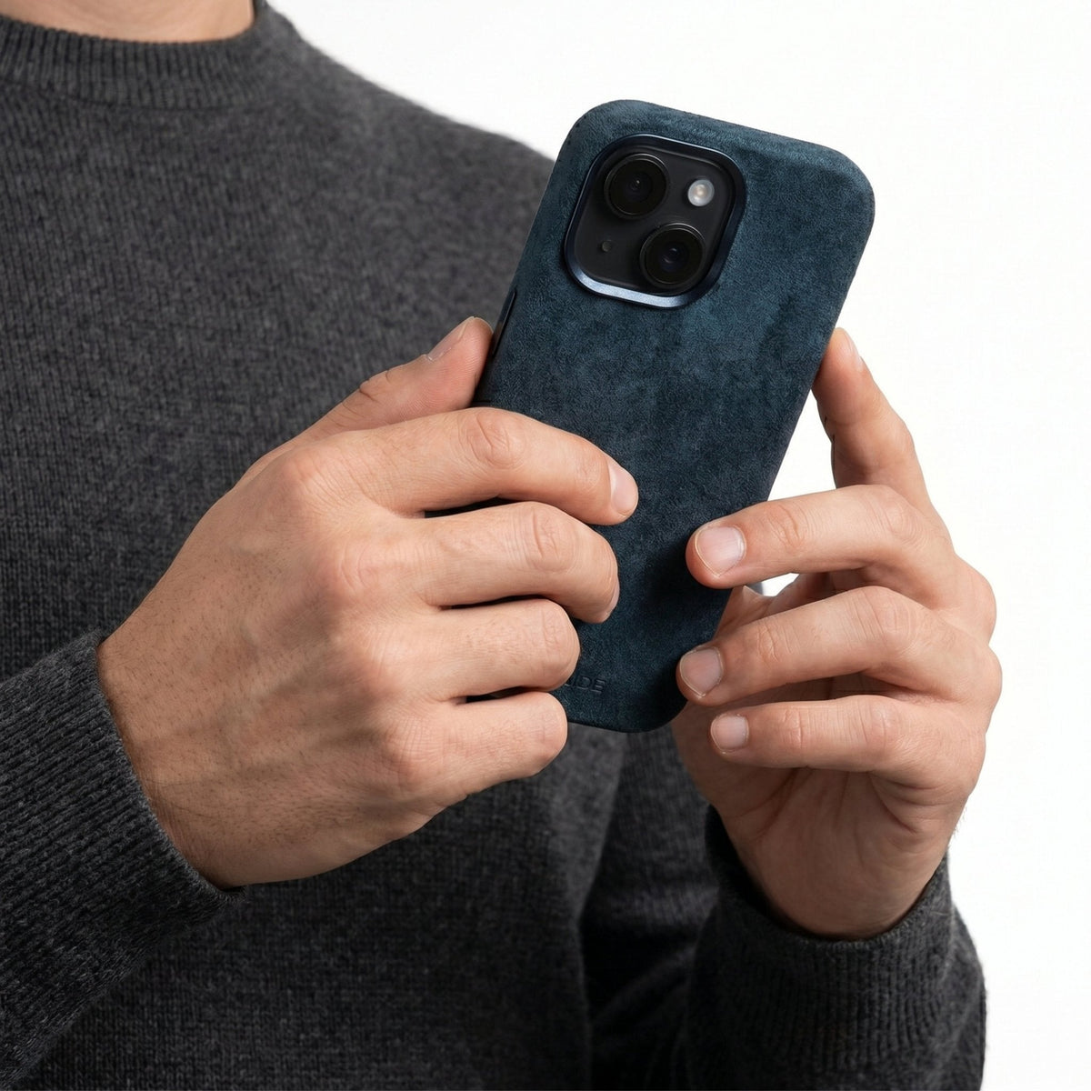 iPhone 16 - Alcantara Case - Navy Blue